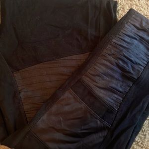 Express Leggings with Black ribbed detailing